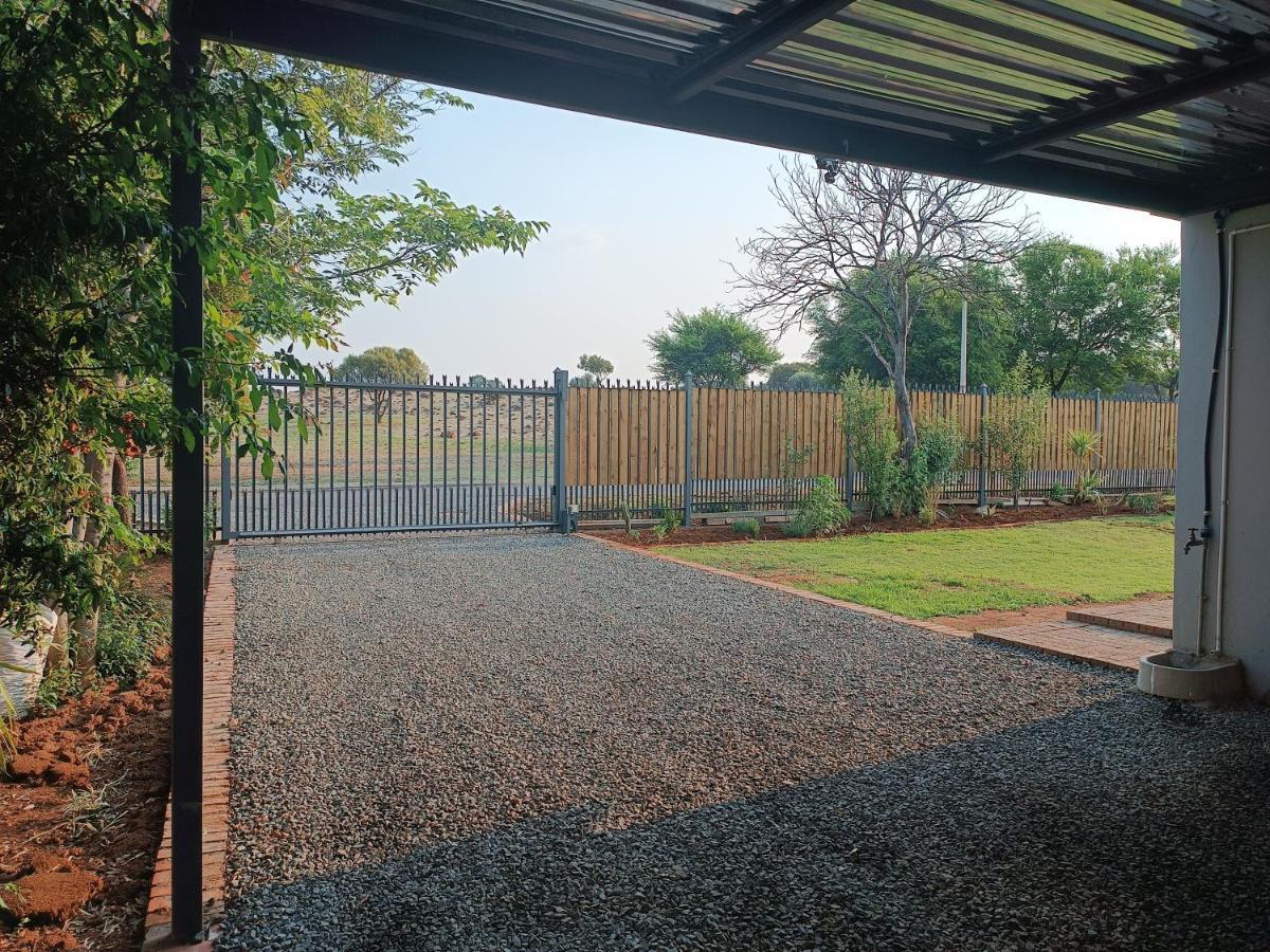 Nini'S Guest Units Bloemfontein Exterior foto